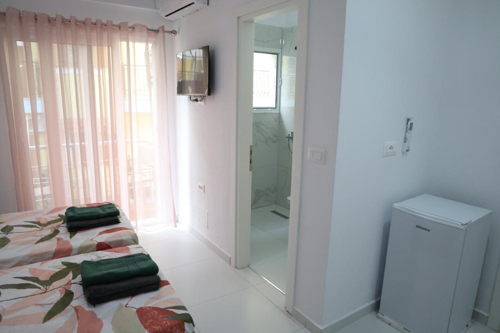 Ida Apartments Sarande Exterior photo