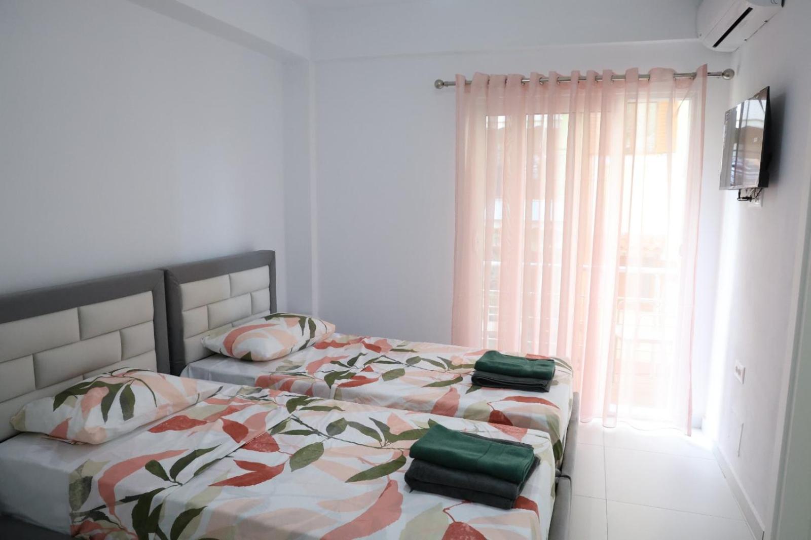 Ida Apartments Sarande Exterior photo