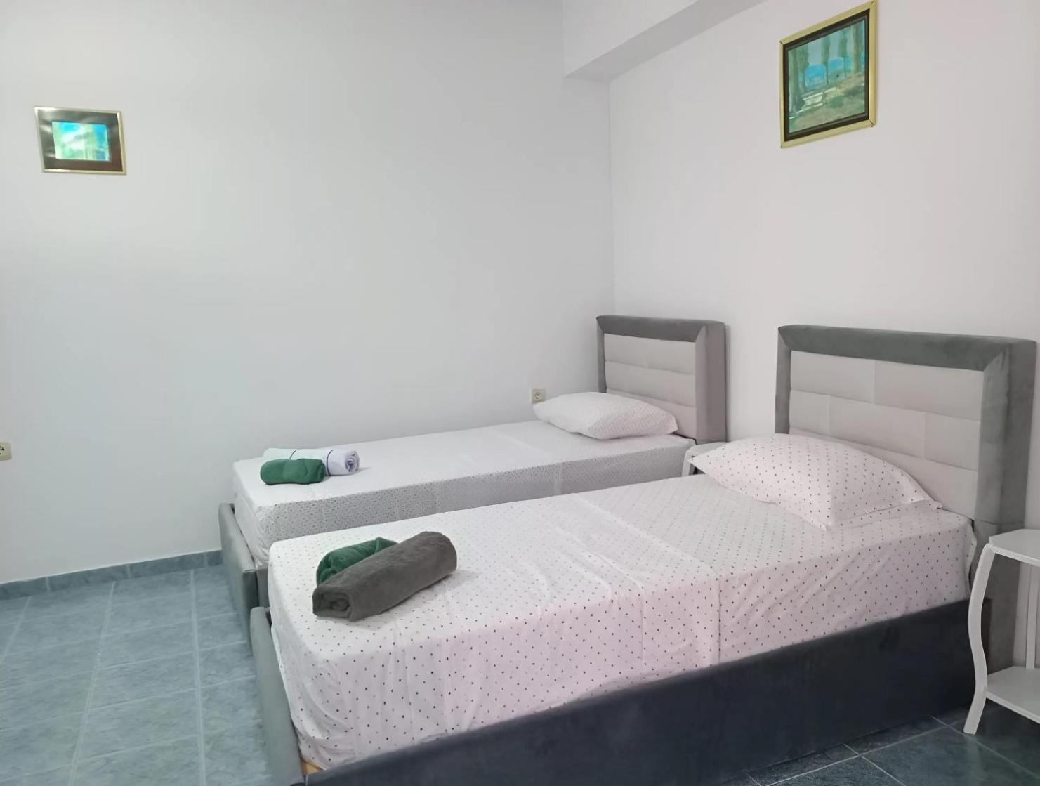 Ida Apartments Sarande Exterior photo